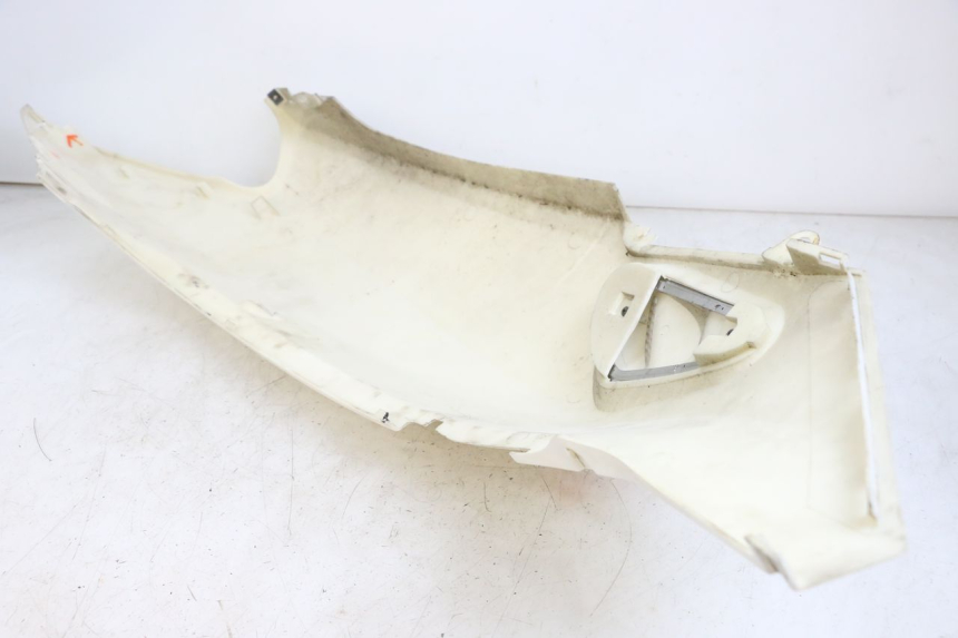 photo de RIGHT REAR SIDE PANEL JONWAY AZTRAL 125 (2008 - 2017) - Zoom on usage condition