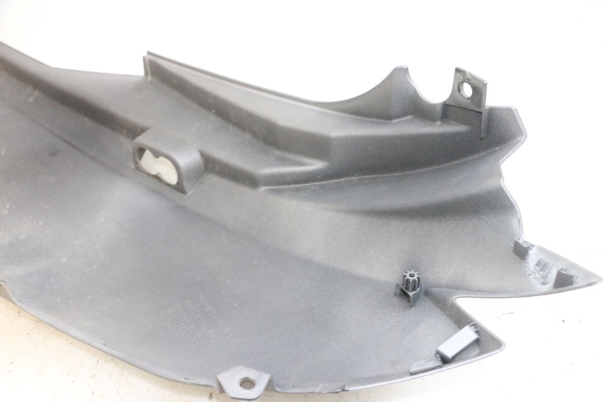 photo de REAR RIGHT PANEL SUZUKI BURGMAN 650 (2013 - 2020) - Alternative perspective