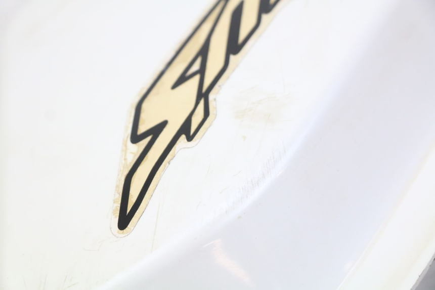 photo de RIGHT REAR SIDE PANEL YAMAHA BW'S BWS 125 (2010 - 2013) - Zoom on usage condition