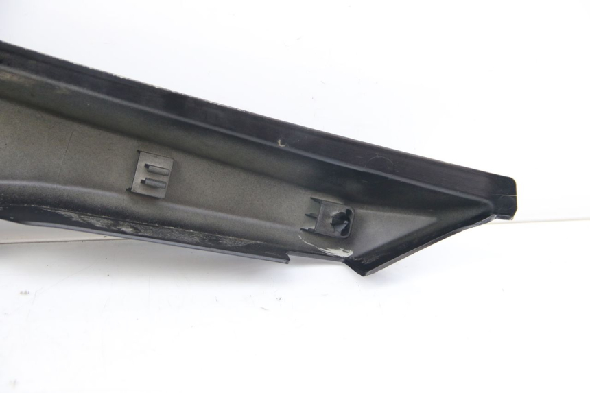 photo de RIGHT REAR SIDE PANEL YAMAHA BW'S BWS 125 (2010 - 2013) - Technical close-up