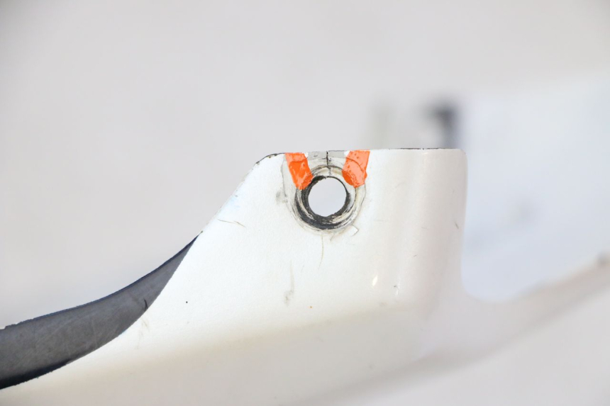 photo de RIGHT REAR SIDE PANEL HONDA CBR RR FIREBLADE 900 (1992 - 1994) - Zoom on usage condition