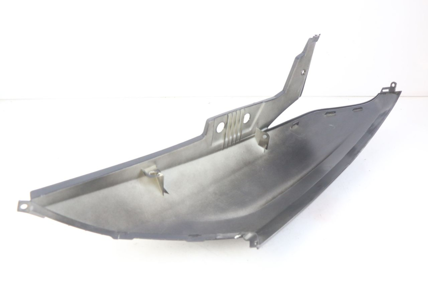 photo de RIGHT REAR SIDE PANEL PEUGEOT CITYSTAR 125 (2011 - 2017) - Fixing points details