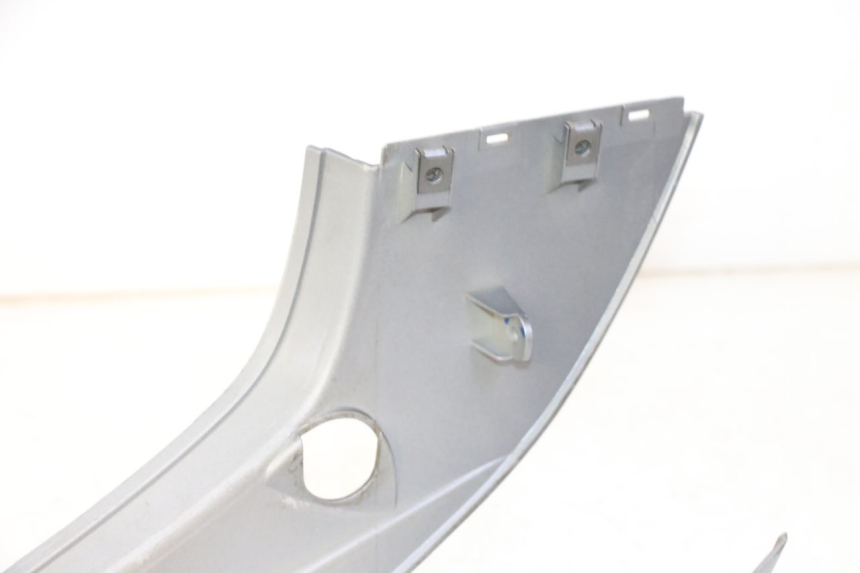 photo de REAR RIGHT PANEL YAMAHA CYGNUS X INJECTION 125 (2007 - 2013) - Alternative perspective