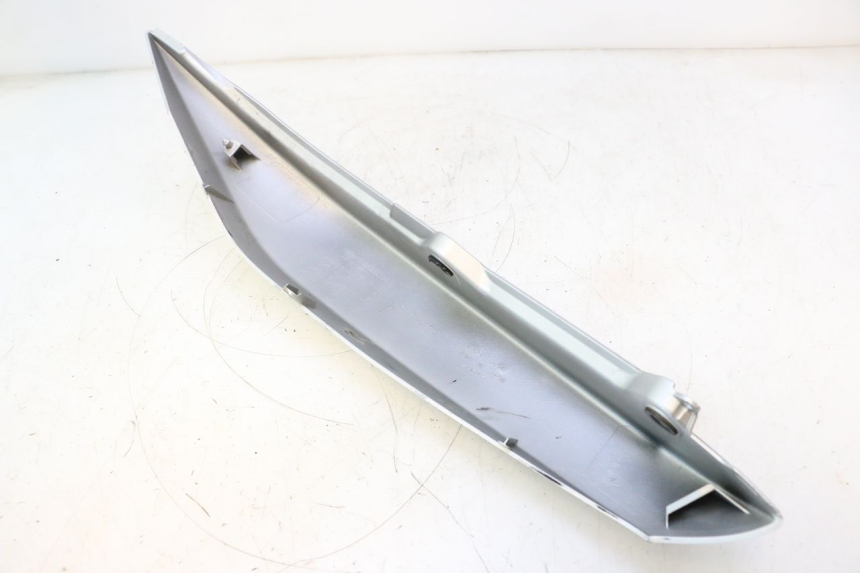 photo de REAR RIGHT PANEL KAWASAKI ER-6 ER6 N 650 (2005 - 2009) - Zoom on usage condition