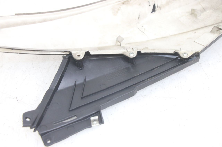 photo de RIGHT REAR SIDE PANEL JM MOTORS EVOLIS 4T 50 (2018 - 2022) - Technical close-up