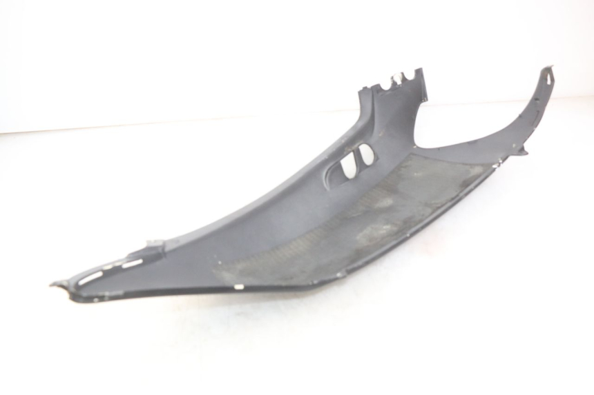 photo de RIGHT REAR SIDE PANEL HONDA FES PANTHEON 2T 125 (1998 - 2002) - Checked used part