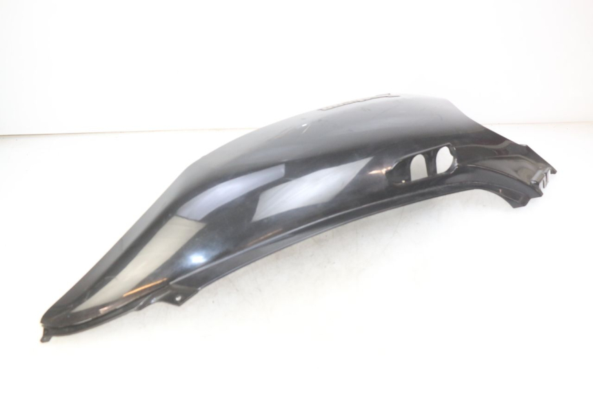photo de RIGHT REAR SIDE PANEL HONDA FES PANTHEON 2T 125 (1998 - 2002) - Markings and original references