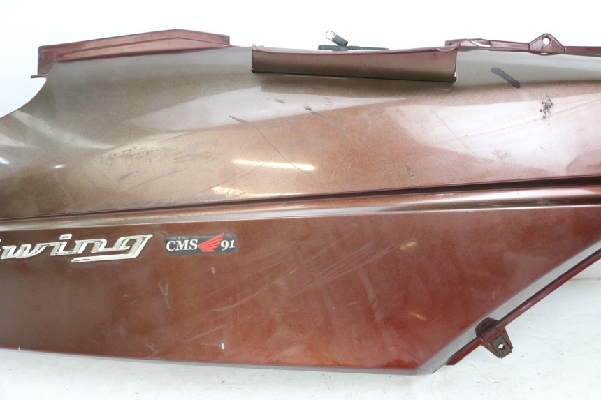 photo de RIGHT REAR SIDE PANEL HONDA FES S-WING SWING ABS 125 (2007 - 2015) - Surface and material condition