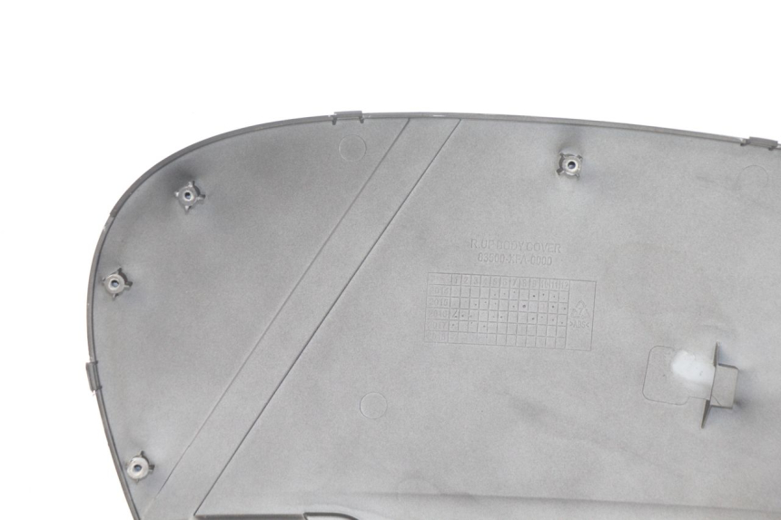 photo de RIGHT REAR SIDE PANEL SYM FIDDLE 3 III 125 (2014 - 2020) - Alternative perspective