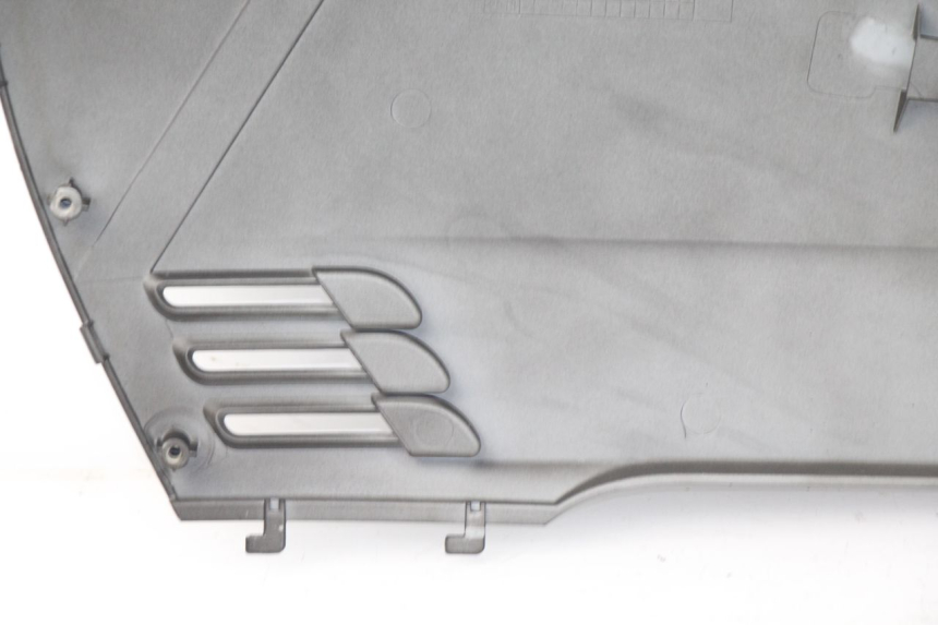 photo de RIGHT REAR SIDE PANEL SYM FIDDLE 3 III 125 (2014 - 2020) - Technical close-up