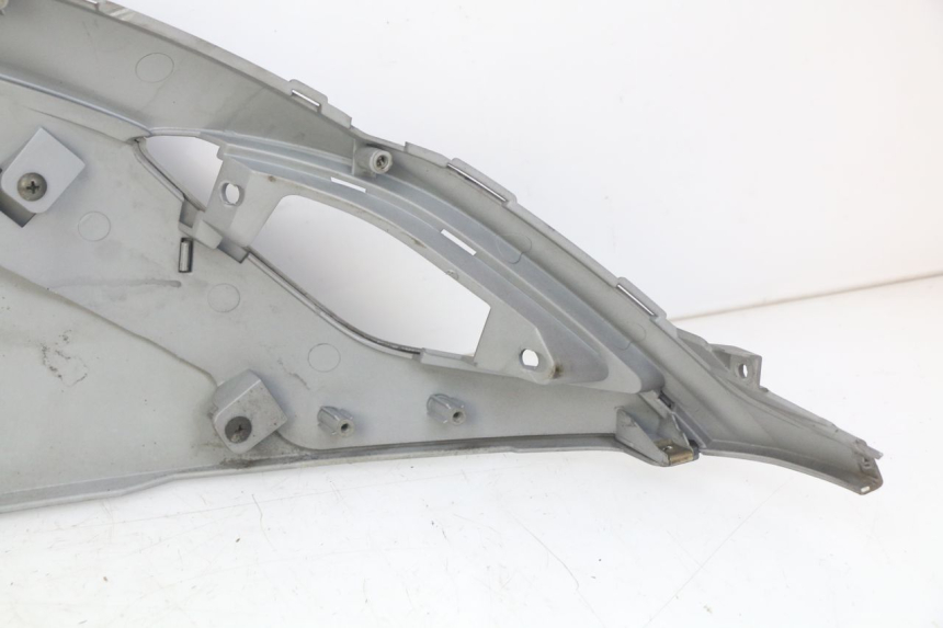 photo de RIGHT REAR SIDE PANEL SYM FIDDLE 3 III 125 (2014 - 2020) - Technical close-up