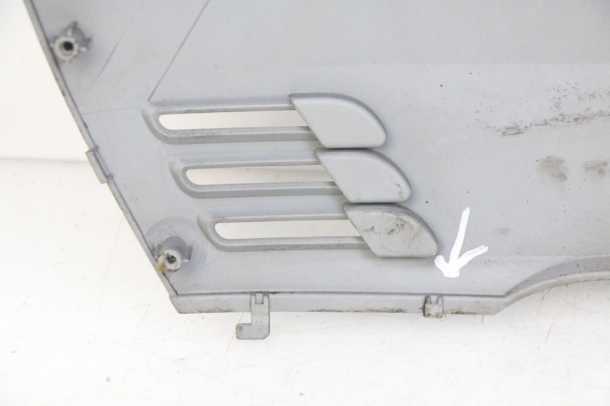 photo de RIGHT REAR SIDE PANEL SYM FIDDLE 3 III 125 (2014 - 2020) - Surface and material condition