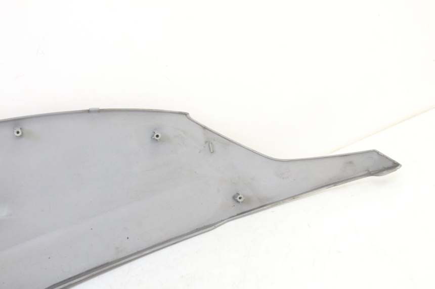 photo de RIGHT REAR SIDE PANEL SYM FIDDLE 3 III 125 (2014 - 2020) - Fixing points details