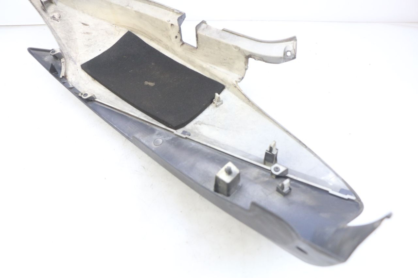 photo de RIGHT REAR SIDE PANEL HONDA FJS SILVERWING SILVER WING 400 (2009 - 2016) - Alternative perspective