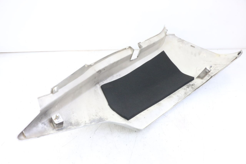 photo de REAR RIGHT PANEL HONDA FJS SILVERWING SILVER WING 600 (2001 - 2010) - Surface and material condition
