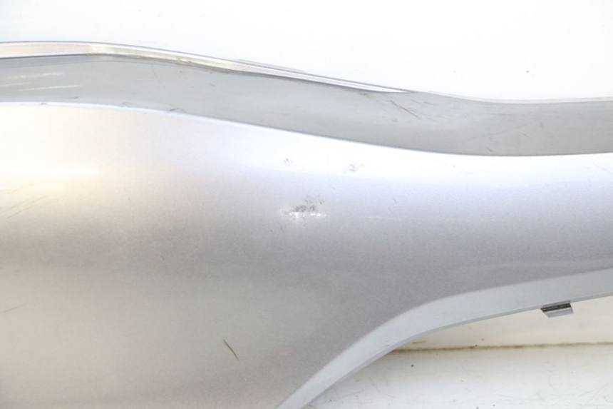 photo de REAR RIGHT PANEL HONDA FORZA ABS 300 (2013 - 2017) - Focus on structure