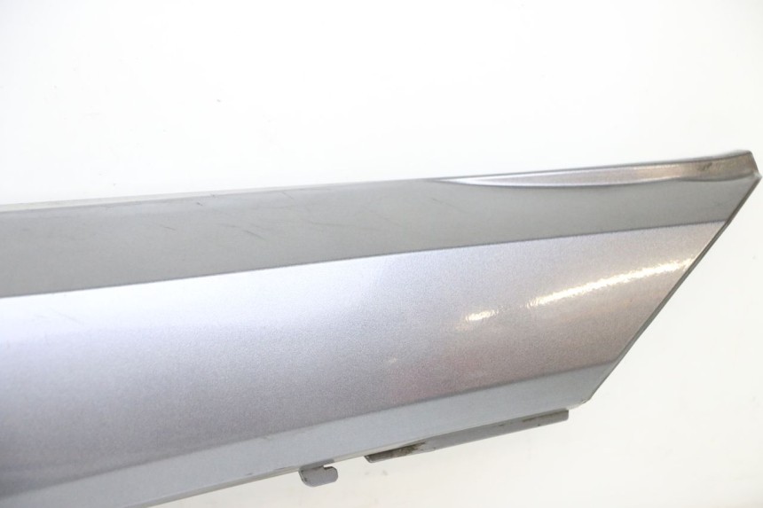 photo de REAR RIGHT PANEL HONDA FORZA ABS 300 (2013 - 2017) - Alternative angle