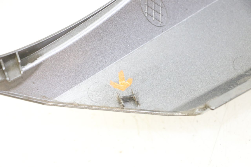 photo de REAR RIGHT PANEL HONDA FORZA ABS 300 (2013 - 2017) - Technical close-up