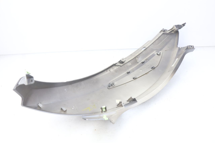 photo de RIGHT REAR SIDE PANEL PEUGEOT GEOPOLIS 400 (2007 - 2013) - Technical close-up