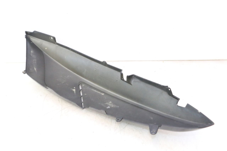 photo de REAR RIGHT PANEL GILERA GP 800 (2007 - 2013) - High-resolution close-up