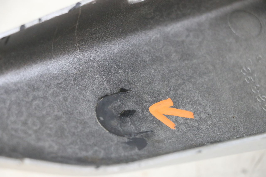 photo de REAR RIGHT PANEL SUZUKI GS GSE 500 (2001 - 2003) - Technical close-up