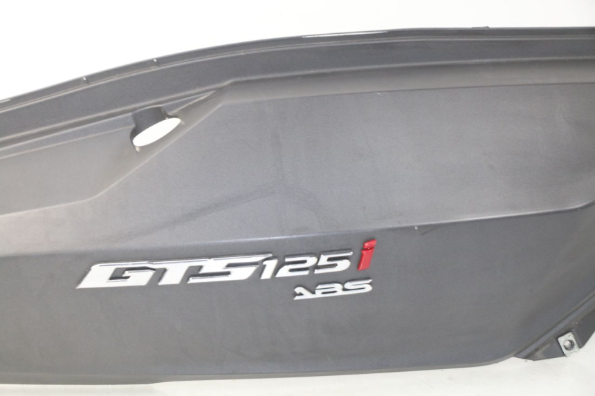 photo de REAR RIGHT PANEL SYM GTS EFI ABS 125 (2012 - 2016) - Additional view of the item