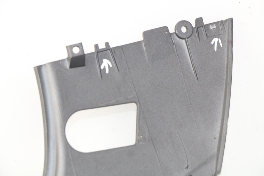 photo de REAR RIGHT PANEL SYM GTS EFI ABS 125 (2012 - 2016) - Alternative perspective