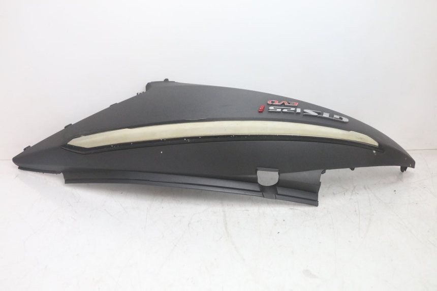 photo de REAR RIGHT PANEL SYM GTS EVO 125 (2009 - 2013) - Technical close-up