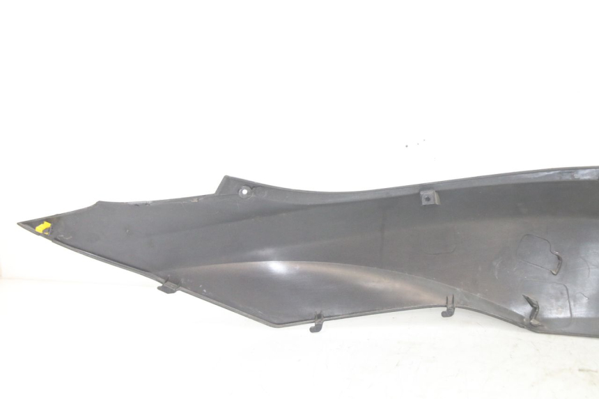 photo de REAR RIGHT PANEL HONDA PCX (JF57/JF64) 125 (2014 - 2018) - Surface and material condition