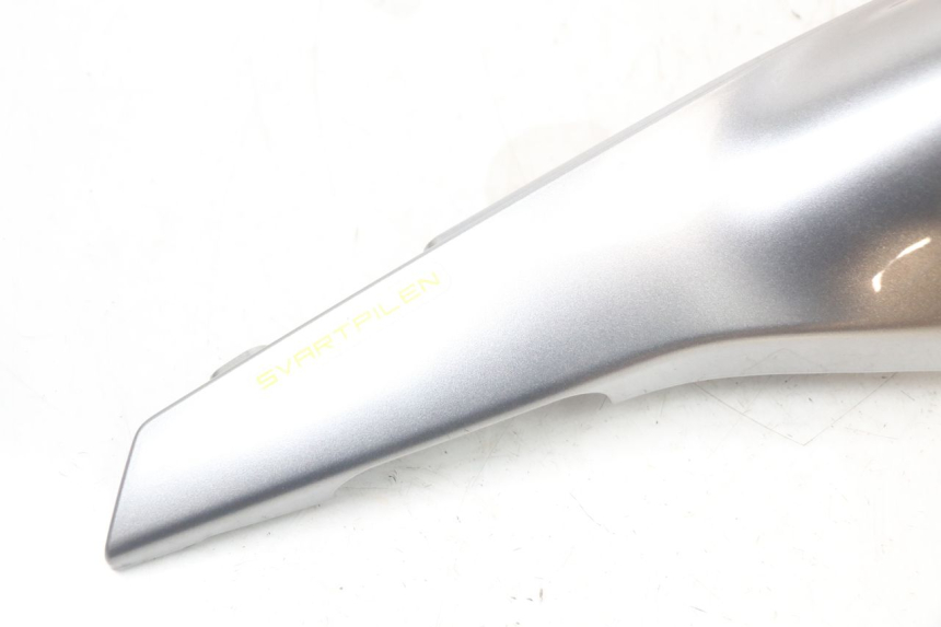 photo de REAR RIGHT PANEL HUSQVARNA SVARTPILEN 401 (2018 - 2023) - Component detail