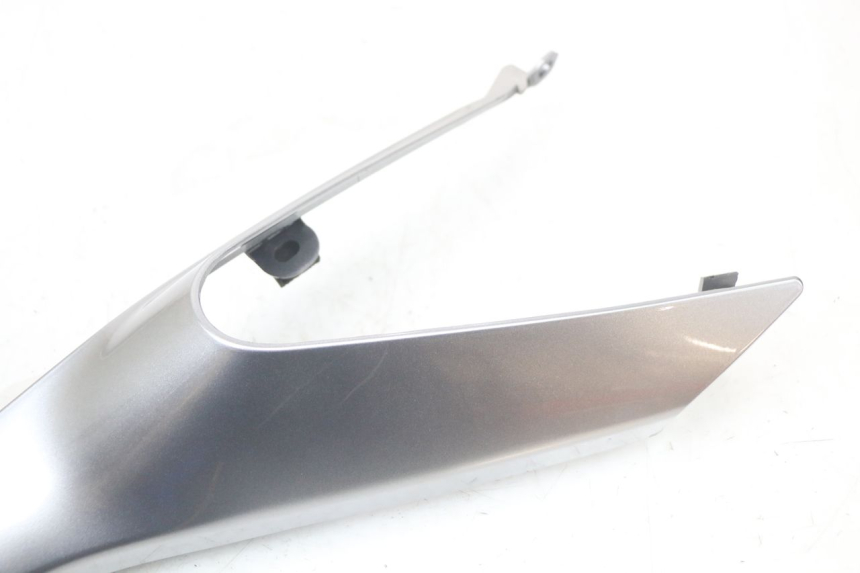 photo de REAR RIGHT PANEL HUSQVARNA SVARTPILEN 401 (2018 - 2023) - Zoom on usage condition