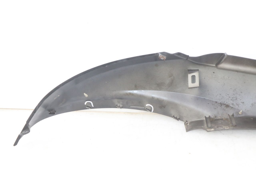 photo de RIGHT REAR SIDE PANEL YAMAHA HW XENTER 125 (2011 - 2017) - Technical close-up