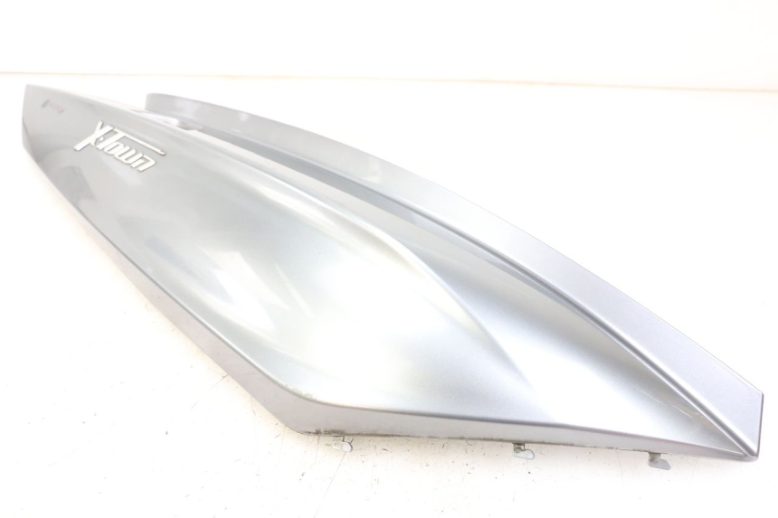 photo de RIGHT REAR SIDE PANEL KYMCO X-TOWN XTOWN 125 (2016 - 2021) - Markings and original references