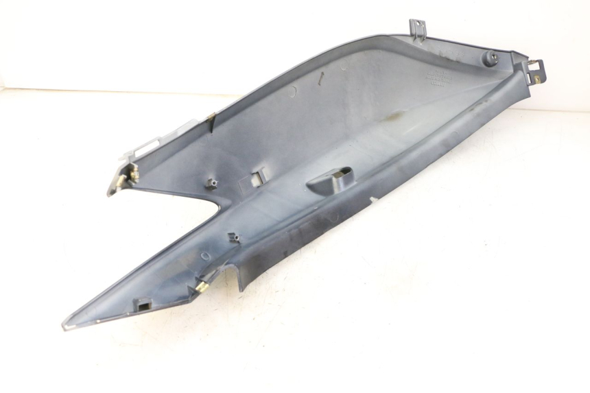 photo de REAR RIGHT PANEL KYMCO XCITING 500 (2007 - 2010) - Fixing points details