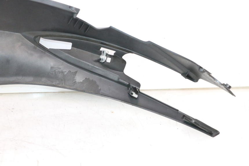 photo de REAR RIGHT PANEL PIAGGIO LIBERTY IGET 4T 50 (2021 - 2025) - Fixing points details