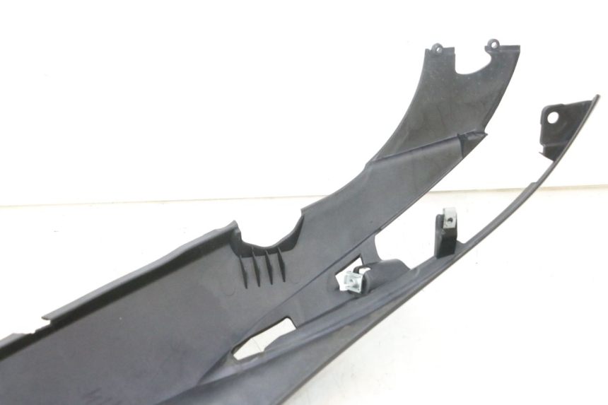 photo de REAR RIGHT PANEL PIAGGIO LIBERTY IGET 4T 50 (2021 - 2025) - Markings and original references