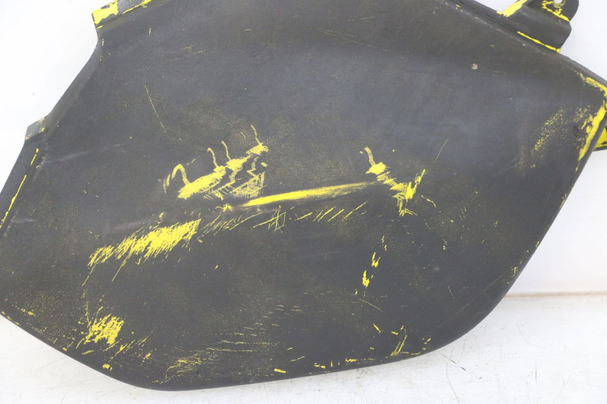 photo de REAR RIGHT PANEL MBK X-LIMIT XLIMIT 50 (2007 - 2012) - Fixing points details