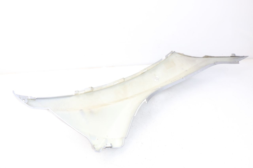 photo de RIGHT REAR SIDE PANEL PIAGGIO MP3 125 (2006 - 2014) - Technical close-up