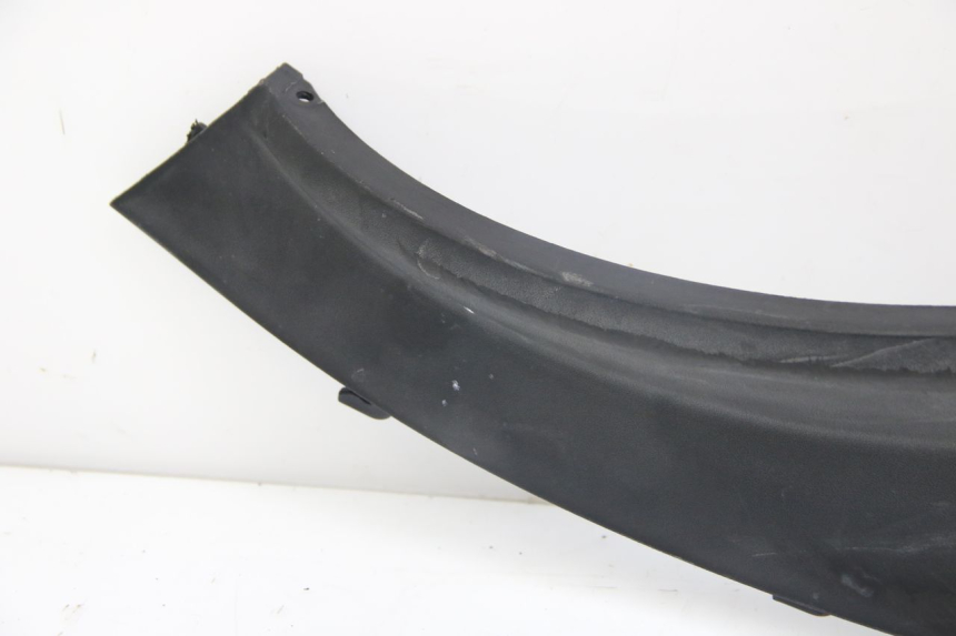 photo de RIGHT REAR SIDE PANEL PIAGGIO MP3 125 (2006 - 2014) - Technical close-up