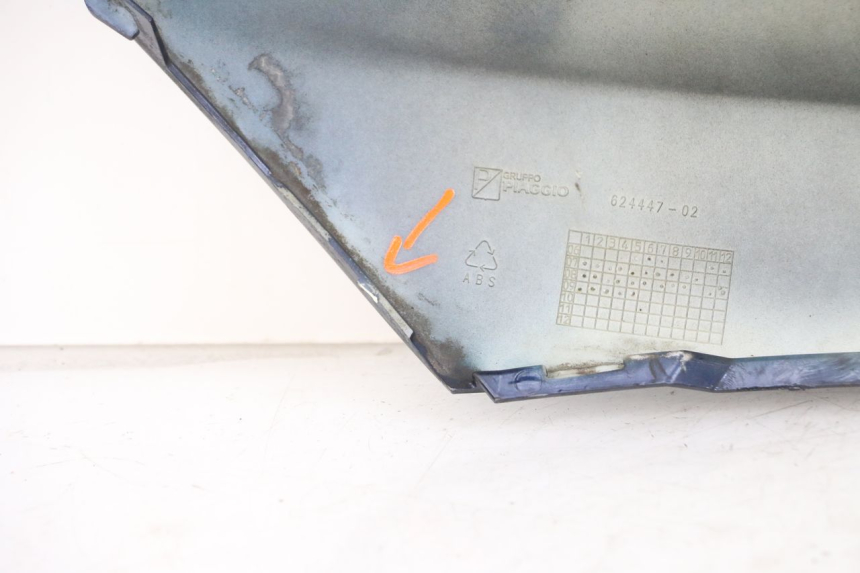 photo de RIGHT REAR SIDE PANEL PIAGGIO MP3 125 (2006 - 2014) - Zoom on usage condition