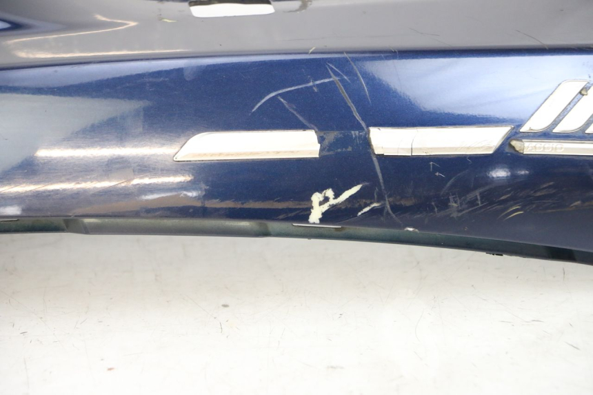 photo de RIGHT REAR SIDE PANEL PIAGGIO MP3 125 (2006 - 2014) - Alternative perspective