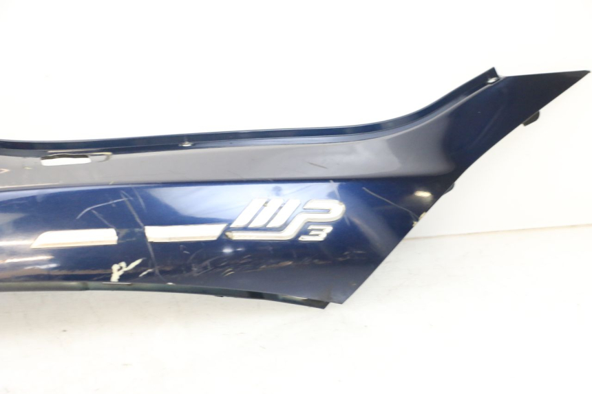 photo de RIGHT REAR SIDE PANEL PIAGGIO MP3 125 (2006 - 2014) - Technical close-up