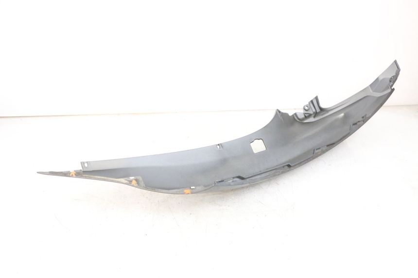 photo de REAR RIGHT PANEL PIAGGIO MP3 500 (2011 - 2015) - Technical close-up