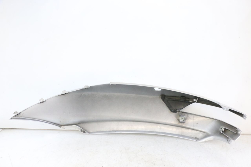 photo de RIGHT REAR SIDE PANEL PIAGGIO MP3 500 (2014 - 2017) - Alternative perspective