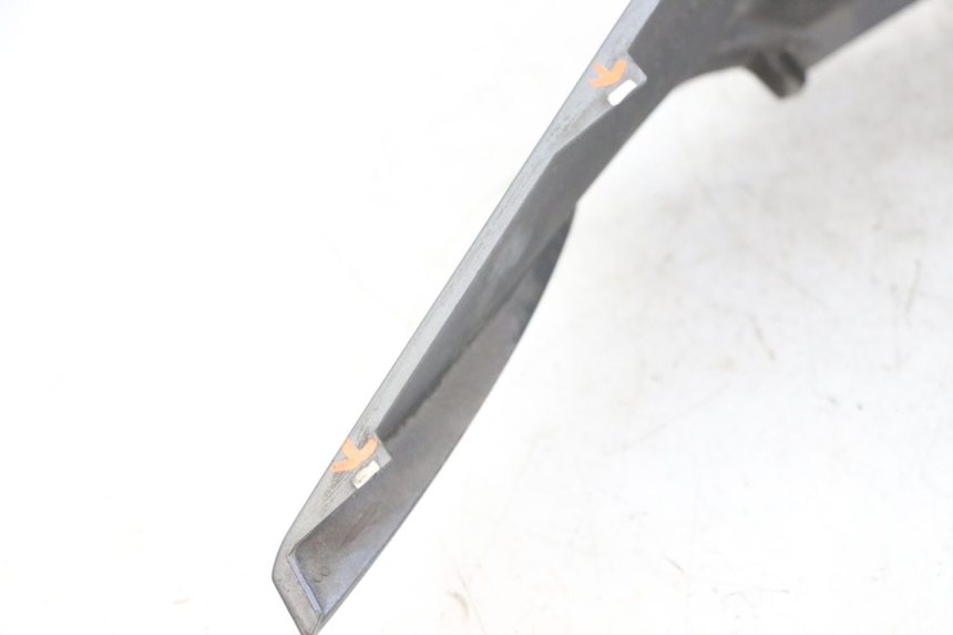 photo de REAR RIGHT PANEL PIAGGIO MP3 500 (2016 - 2018) - Fixing points details