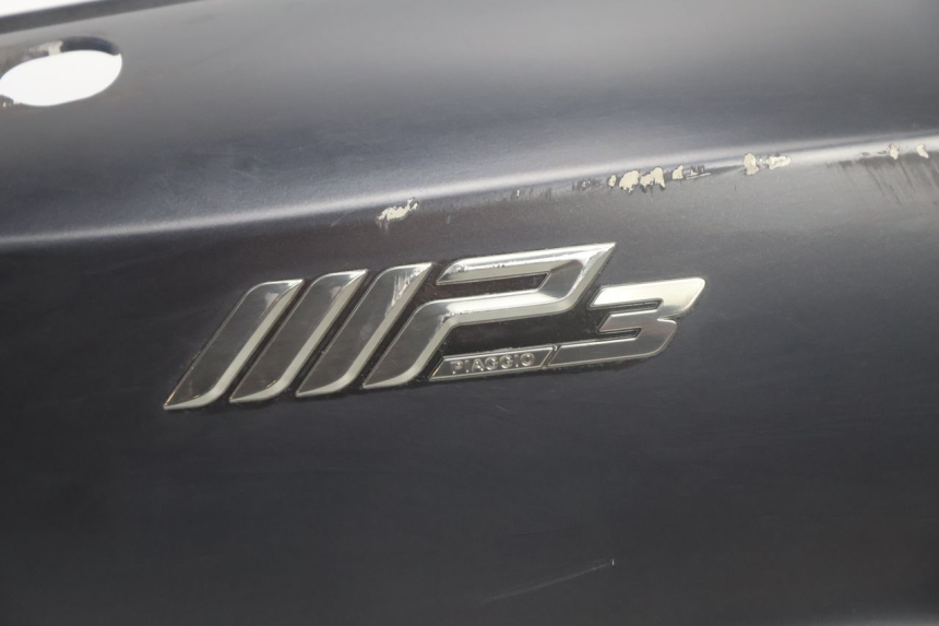 photo de REAR RIGHT PANEL PIAGGIO MP3 500 (2016 - 2018) - Alternative perspective