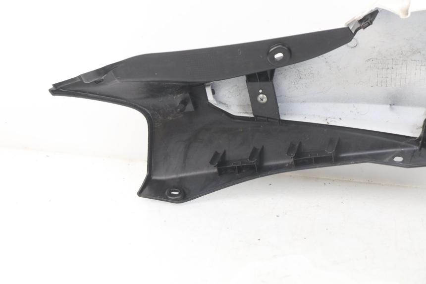 photo de REAR RIGHT PANEL MBK MW TRYPTIK 125 (2017 - 2022) - Surface and material condition