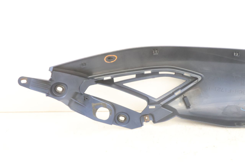 photo de REAR RIGHT PANEL YAMAHA N-MAX NMAX 125 (2021 - 2024) - Markings and original references