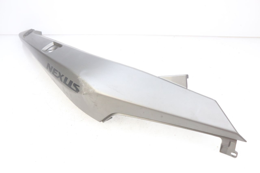 photo de RIGHT REAR SIDE PANEL GILERA NEXUS 125 (2009 - 2013) - Fixing points details