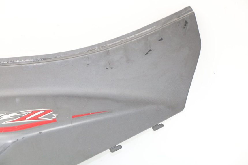 photo de REAR RIGHT PANEL SYM ORBIT 2 4T 50 (2008 - 2017) - Surface and material condition